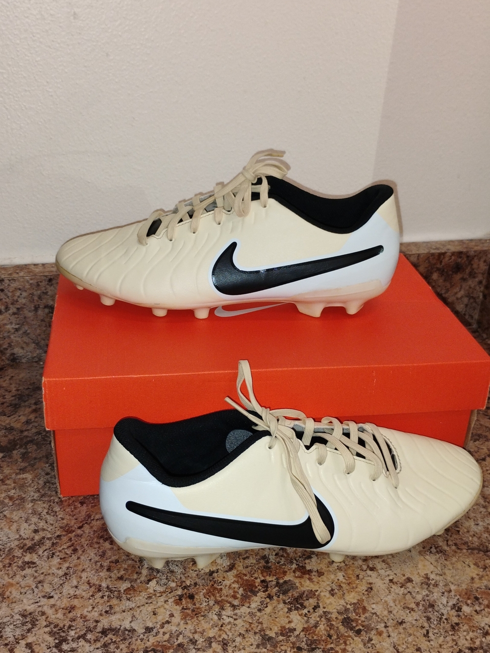 Nike Legend 10 Club FG/MG Soccer Cleats Lemonade DV4344-700 Men Size.10
